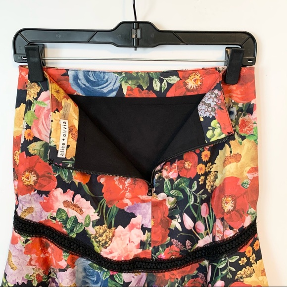 Alice + Olivia Blooming Garden Lush Floral Skirt - Picture 9 of 10